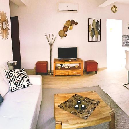 Town House With Patio In Quiet Residential Area 10 Min From Beach Torremolinos Eksteriør billede