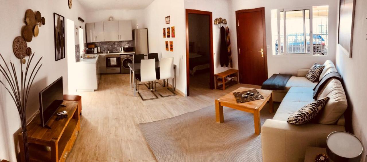 Town House With Patio In Quiet Residential Area 10 Min From Beach Torremolinos Eksteriør billede
