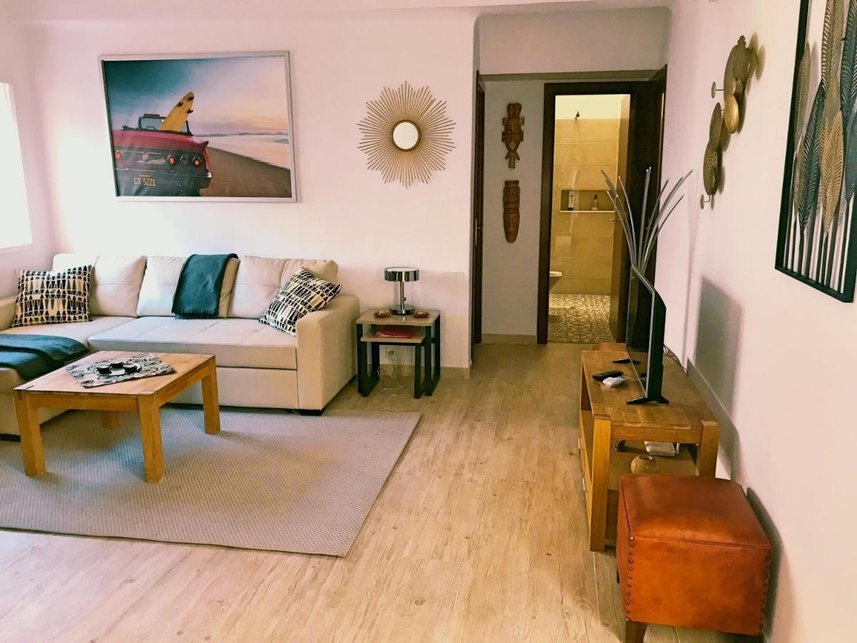 Town House With Patio In Quiet Residential Area 10 Min From Beach Torremolinos Eksteriør billede