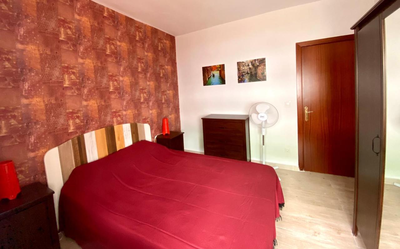 Town House With Patio In Quiet Residential Area 10 Min From Beach Torremolinos Eksteriør billede