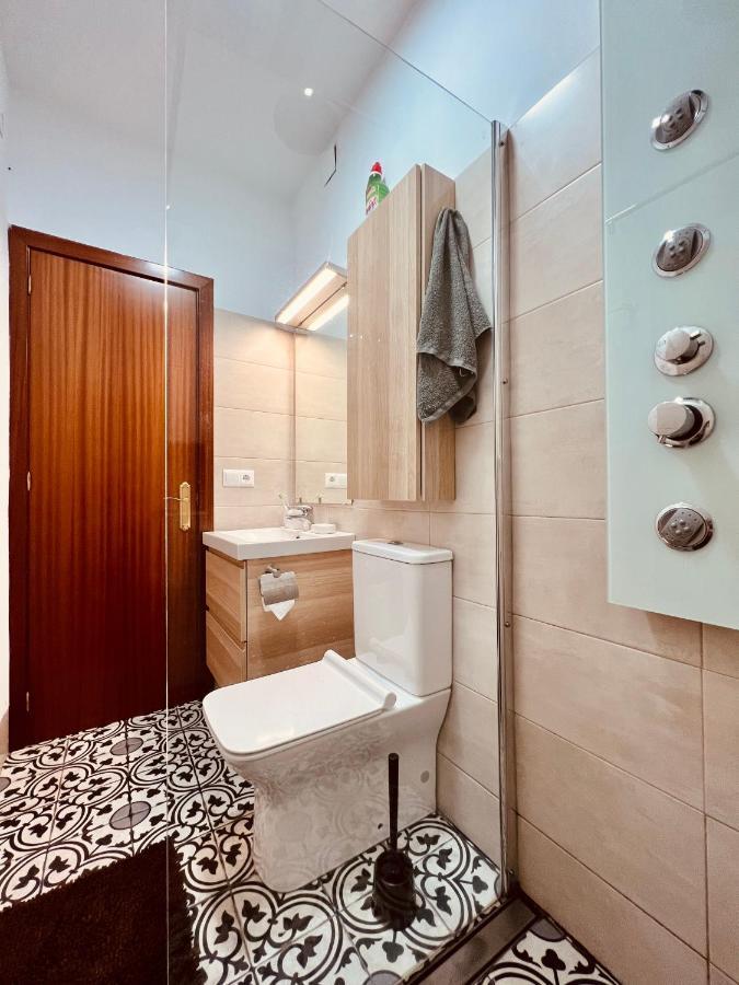 Town House With Patio In Quiet Residential Area 10 Min From Beach Torremolinos Eksteriør billede